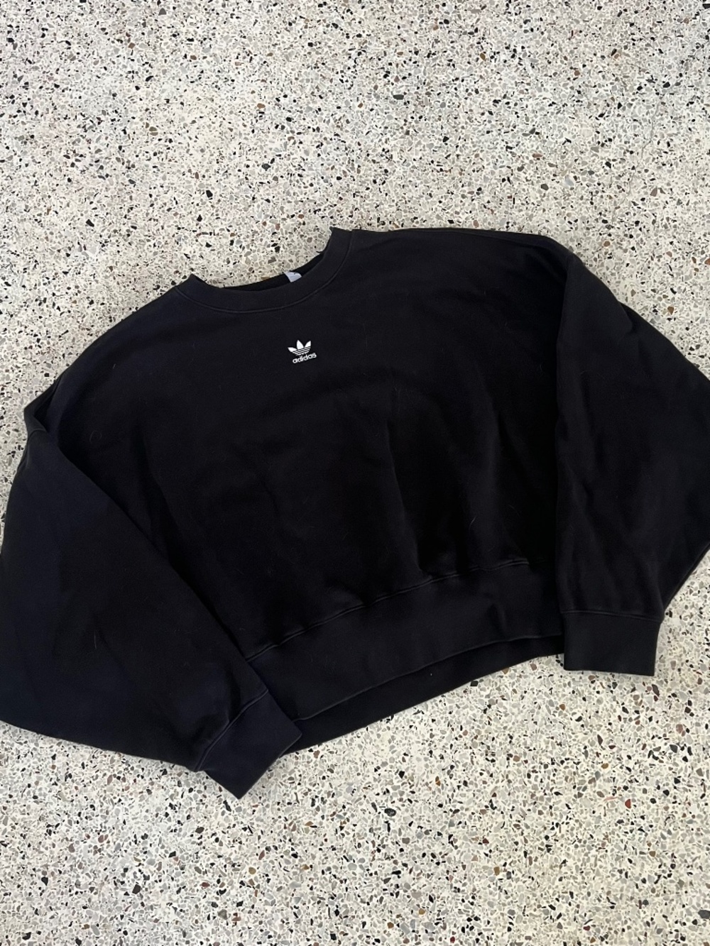 adidas women's cropped black sweatshirt size m